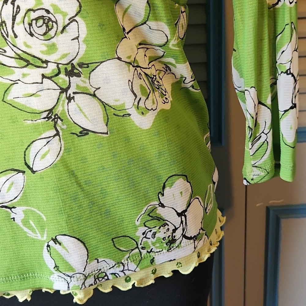 Axcess Green Floral Top - Picture 8 of 13